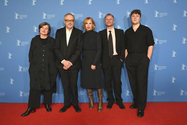 Maria Hofstätter, Josef Hader, Birgit Minichmayr, Robert Stadlober and Thomas Schubert at the premiere of the feature film Andrea Gets a Divorce at the Berlinale 2024 74 Berlin International Film Festival at the Zoo Palast Berlin, 18 02 2024 Foto:xR.xHeinex xFuturexImagex andrea_4213
