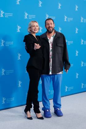 Berlinale Spaceman Photocall Carey Mulligan and Adam Sandler at the Spaceman Photocall at the Hyatt Hotel on the occasion of the 74th Berlin International Film Festival on 21 02 2024 Copyright: xEventpressxKochanx
