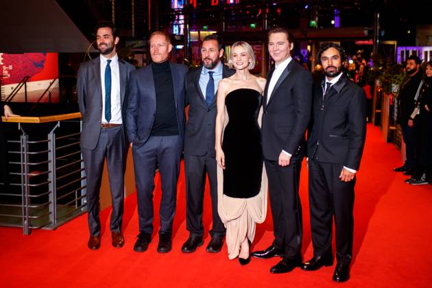 Berlinale Spaceman Premiere Michael Parets, Max Richter, Adam Sandler, Carey Mulligan, Paul Dano and Kunal Nayyar at the premiere of Spaceman at the Berlinale Palast on the occasion of the 74th Berlin International Film Festival on 21 02 2024 Copyright: xEventpressxKochanx