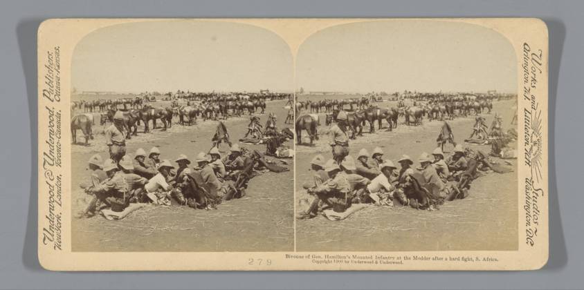 RECORD DATE NOT STATED British soldiers rest after a fight with the mud river, South Africa, Anonymous, 1900 stereograph Modderrivierpublisher: New York (city) (possibly) cardboard. paper albumen print the soldier off duty. resting - BB - out of doors. after the battle Modder River Copyright: xpiemagsx rknbpie11012024-30935 !ACHTUNG AUFNAHMEDATUM GESCHÄTZT!