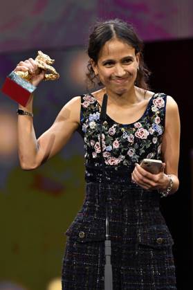 Mati Diop with the Golden Bear for Best Film Dahomey at the Closing Ceremony and Award Ceremony at the Berlinale 2024 74 Berlin International Film Festival at the Berlinale Palast Berlin, 24 02 2024 Foto:xN.xKubelkax xFuturexImagex preisverleihung_4395