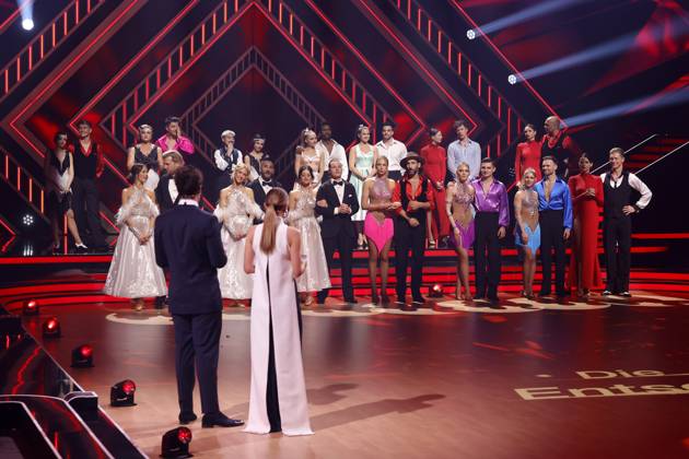 Presenter Daniel Hartwich and presenter Victoria Swarovski with all dance couples at the 17th season of the RTL dance show Let s Dance at the MMC Coloneum Cologne, 23 02 2024 NRW Germany Copyright: xChristophxHardtx