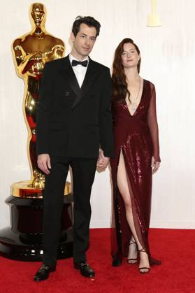 Mark Ronson with wife Grace Gummer at the 2024 96th Annual Academy Awards at the Dolby Theatre Los Angeles, 10 03 2024 Foto:xJ.xBlocx xFuturexImagex oscars_9733