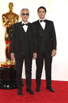 Andrea Bocelli with son Matteo Bocelli at the 2024 96th Annual Academy Awards at the Dolby Theatre Los Angeles, 10 03 2024 Foto:xJ.xBlocx xFuturexImagex oscars_9745