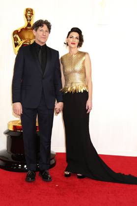 Jonathan Glazer and Rachael Penfold at the 2024 96th Annual Academy Awards at the Dolby Theatre Los Angeles, 10 03 2024 Foto:xJ.xBlocx xFuturexImagex oscars_9771
