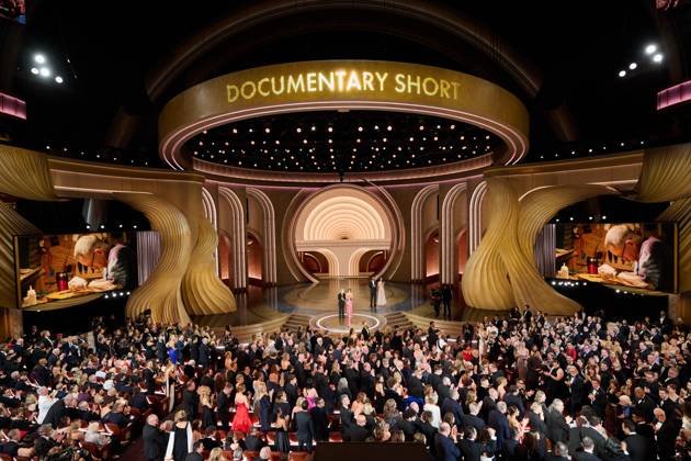 96th Oscars, Academy Awards Kate McKinnon and America Ferrera present the OscarÂ® for Documentary Short Film during the live ABC telecast of the 96th OscarsÂ® at the DolbyÂ® Theatre at Ovation Hollywood on Sunday, March 10, 2024., Credit:Avalon.red Avalon United States of America, CA, Hollywood  Copyright: xAvalon.redx xAvalonx 0855741651