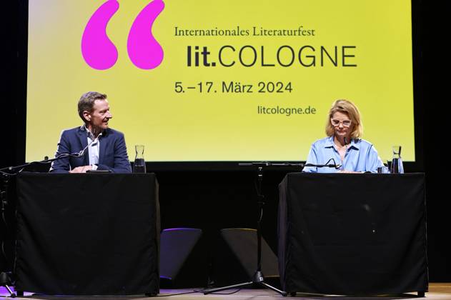 Michael Kessler and Annette Frier at the lit Cologne 2024 event Remix 5 Mein Leben als Künstler in Insights into the countrys most spectacular text workshop at Stadthalle Köln, 17 03 2024 Foto:xK.xSchulzx xFuturexImagex frier_kessler_4316