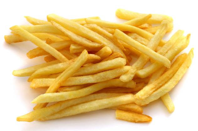Tasty slices of french fries on white background Copyright: xTATIANAxKORCHEMKINAx xDesignxPicsx , 32,358,164 Copyright: TATIANAxKORCHEMKINAx xDesignxPics 32358164 !ACHTUNG AUFNAHMEDATUM GESCHÄTZT! RECORD DATE NOT STATED