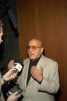 VELVET REVOLVER PARTY NY CLIVE DAVIS AT THE VELVET REVOLVER PARTY. GANESVOORT HOTEL. NEW YORK CITY. 26 MAY 2004. PICTURES , Credit:Kristin Callahan Avalon 0537465423