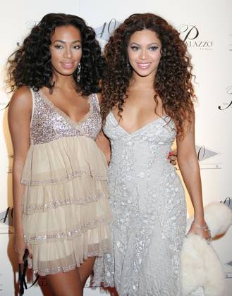 Grand Opening of 40 40 Club Beyonce and Solange Knowles arrive to celebrate the grand opening of the 40 40 Club located inside of the Palazzo in Las Vegas, NV on December 30, 2007. Copyright 2007 by Karla Rodas iPhoto LV NV USA EDITORIAL USE ONLY Copyright: xCopyrightx2007xbyxKarlaxRodas iPhotox KarlaxRodasx iphotos134669