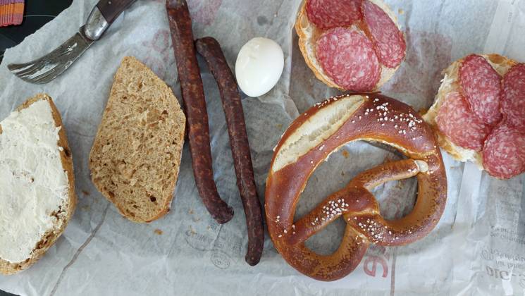 IMAGO Creative, Food, Brotzeit brotzeit,herzhaft,jause,vesper,herzhafte küche,herzhafte speise,herzhaftes,herzhaftes essen ** snack,hearty,snacks,hearties,savory,savoury j42-j18