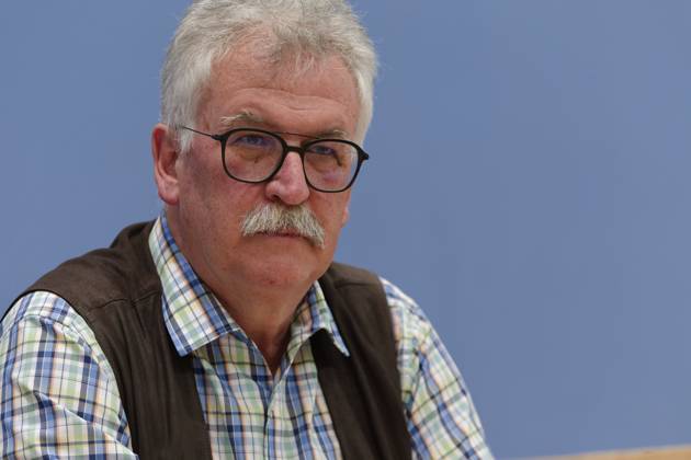German Council of Environmental Experts wants restoration 2024 04 19 Germany, Berlin Federal Press Conference on Why Germany needs a policy to restore nature In the picture Prof. Josef Settele, Council Member of the German Advisory Council on the Environment SRU , Biodiversity Division,