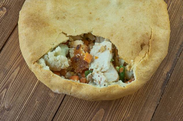 IMAGO Creative, Food, Pot Pie Chicken Thigh Pot Pie resh golden homemade Chicken Thigh Pot Pie Copyright: xZoonar.com MYCHKOx 10624926