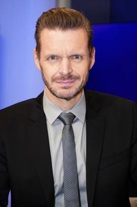 Florian Schroeder on the ARD talk show maischberger in Studio Berlin Adlershof Berlin, 23 04 2024 Foto:xT.xBartillax xFuturexImagex maischberger2304_4421