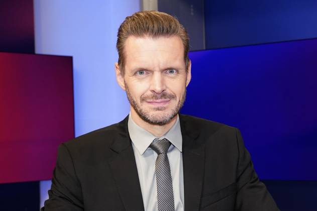 Florian Schroeder on the ARD talk show maischberger in Studio Berlin Adlershof Berlin, 23 04 2024 Foto:xT.xBartillax xFuturexImagex maischberger2304_4423