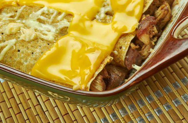 IMAGO Creative, Food, Enchiladas Pork Chili Verde Enchiladas Delicious Mexican Pork Chili Verde Enchiladas, close up ,model released, Symbolfoto Copyright: xZoonar.com MYCHKOx 12351933 ,model released, Symbolfoto ,property released