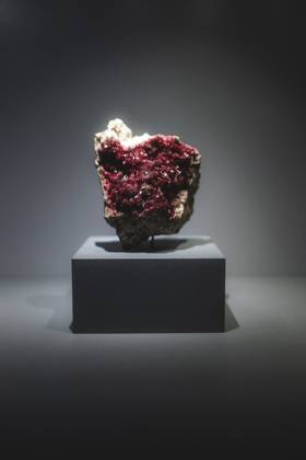 Travelpictures Paris Paris, 06 04 2024 Travelpictures, Gallery of Mineralogy and Geology with stones, minerals and crystals
