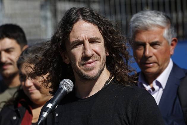 Valparaiso, May 4, 2024 Former FC Barcelona player Carles Puyol visits Club Deportivo Once Estrellas at Cerro La Cruz Sebastian Cisternas Photosport, Aton 897664  Copyright: SEBASTIANxCISTERNAS PHOTOSPORT