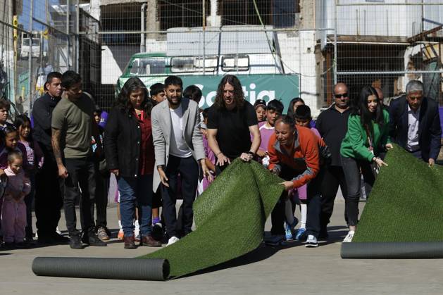 Valparaiso, May 4, 2024 Former FC Barcelona player Carles Puyol visits Club Deportivo Once Estrellas at Cerro La Cruz Sebastian Cisternas Photosport, Aton 897670  Copyright: SEBASTIANxCISTERNAS PHOTOSPORT