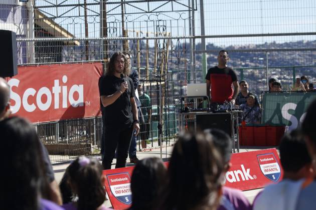 Valparaiso, May 4, 2024 Former FC Barcelona player Carles Puyol visits Club Deportivo Once Estrellas at Cerro La Cruz Sebastian Cisternas Photosport, Aton 897673  Copyright: SEBASTIANxCISTERNAS PHOTOSPORT