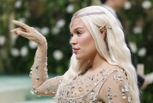 Karol G arrives on the red carpet at the 2024 Met Gala celebrating Sleeping Beauties: Reawakening Fashion at The Metropolitan Museum of Art on Monday, May 6, 2024 in New York City.  NYP20240506586 JOHNxANGELILLO
