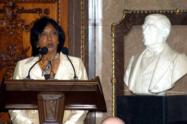MDF10708023. México, D.F.- Navanethem Pillay, alta comisionada de Naciones Unidas para los Derechos Humanos, dijo que los derechos humanos son el objetivo primordial de todas las políticas públicas de la ciudad, durante su intervención en la entrega de la medalla y diploma como Huésped Distinguido. NOTIMEX FOTO CARLOS PEREDA CPM POL CIUDAD DE MÉXICO DISTRITO FEDERAL MEXICO EDITORIAL USE ONLY Copyright: xx NTX11006000 CARLOSxPEREDAx notimexpix331828