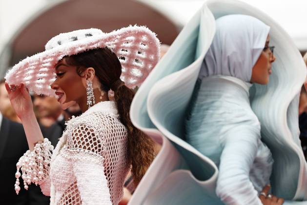Bilder des Jahres 2024, Entertainment 05 Mai Entertainment Themen der Woche KW21 (240521) -- CANNES, May 21, 2024 -- Canadian model Winnie Harlow (L) and Somalian-Norwegian model Rawdah Mohamed arrive for the screening of the film The Apprentice at the 77th edition of the Cannes Film Festival in Cannes, southern France, on May 20, 2024. ) FRANCE-CANNES-FILM FESTIVAL-THE APPRENTICE GaoxJing 