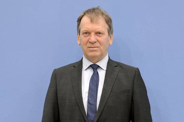 Hans Martin Henning at the Federal Press Conference Special report on the review of the greenhouse gas projection data 2024 in the House of the Federal Press Conference Berlin, 03 06 2024 Foto:xF.xKernx xFuturexImagex sondergutachten_4609