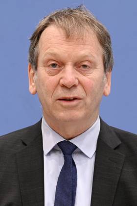 Hans Martin Henning at the Federal Press Conference Special report on the review of the greenhouse gas projection data 2024 in the House of the Federal Press Conference Berlin, 03 06 2024 Foto:xF.xKernx xFuturexImagex sondergutachten_4612