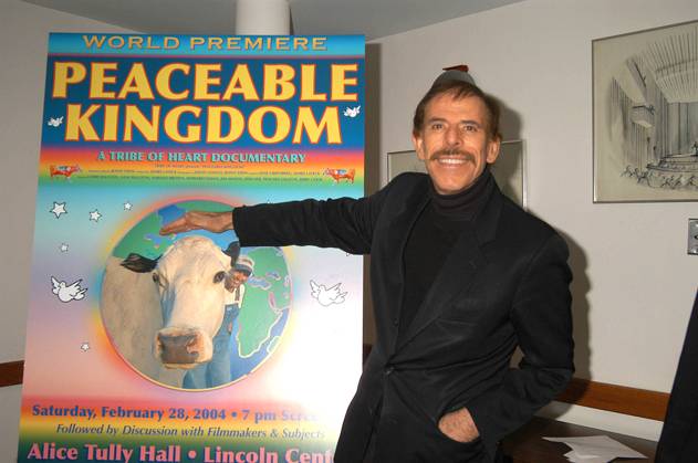 PEACEABLE KINGDOM PREMIERE NY PETER MAX AT THE PEACEABLE KINGDOM PREMIERE HELD AT LINCOLN CENTER. NEW YORK CITY. 28 FEBRUARY 2004. PICTURES JOY E. SCHELLER PETER MAX,  Copyright: xJoyxSchellerx xAvalonx 0547196119