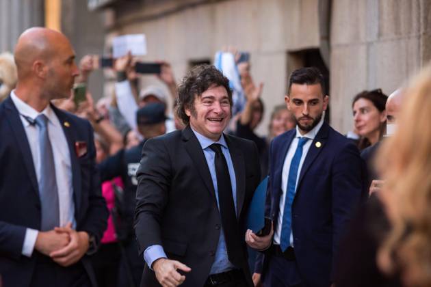 Javier Milei president of Argentina visits Madrid, Spain - 21 Jun 2024 Javier Milei, president of Argentina upon his arrival at the Madrid Casino to receive the award from the Juan de Mariana association at the Freedom Dinner . The Argentine president Javier Milei traveled to Spain personally to receive the International medal from the Community of Madrid and receive the award from the Juan de Mariana association at the Freedom Dinner . Madrid Spain Copyright: xLuisxSotox xSOPAxImagesx LSOTOJM12