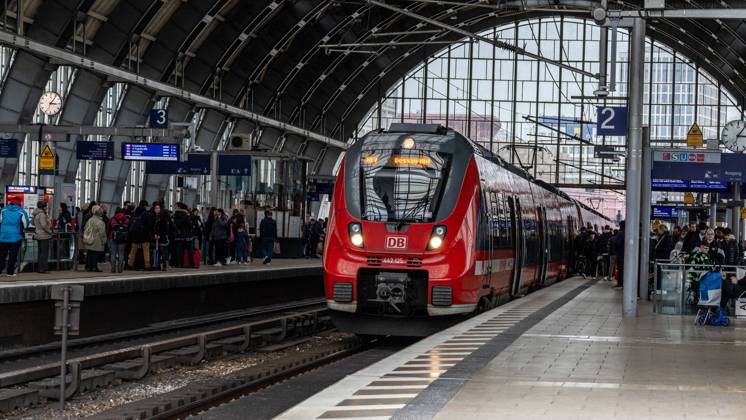 a Regional railway at Train station Berlin Alexanderplatz 1130000588