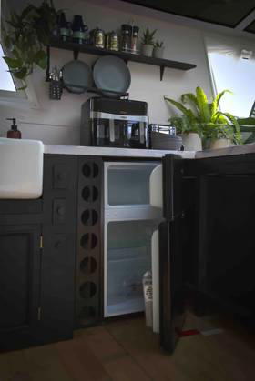 Love plants? Stay in London™s first live-in terrarium boat this summer Story from Jam Press (Terrarium Boat) Pictured: The kitchen. Love plants? Stay in London™s first live-in terrarium boat this summer Are you a plant lover? A water babe? Well, now you can take both to the next level with a stay on a ˜terrarium boat . Moored on a canal in Hackney, London, this life-size ecosystem is made for those who want to get close to nature. The 48.3 sq m boat is decked out with 150 verdant houseplants - making it a perfect live-in oasis. Terrariums are more commonly known to be small, sometimes big, glass enclosures filled with plants, stones and mosses. But this one is a floating, green sanctuary. The two-guest property is comple Copyright: xJamxPress @thefloatingterrarium