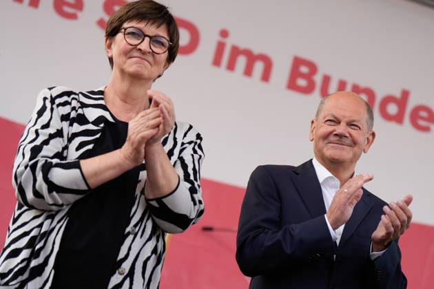 Court party of the SPD parliamentary group Court party of the SPD parliamentary group in the Tipi am Kanzleramt, Federal Chancellor, Olaf Scholz, Saskia Esken, Party Chairwoman Berlin Berlin GER