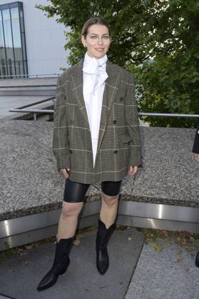 Masha Sedgwick at the Dawid Tomaszewski presentation and exhibition opening Excess In Elegance at Berlin Fashion Week S S 2025 at the Kunstgewerbemuseum Berlin, 03 07 2024 Foto:xF.xKernx xFuturexImagex tomaszewski_4775