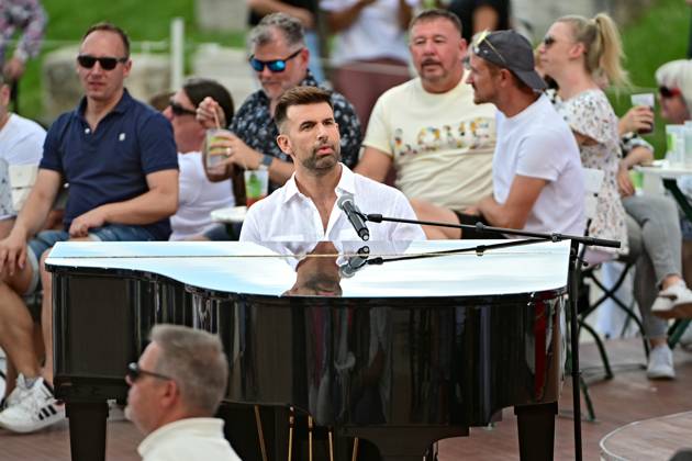 ZDF Fernsehgarten singer Jay Khan during the ZDF entertainment show Fernsehgarten on 07 07 2024 in Mainz 20240707MWI149288