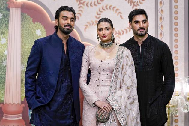Anant-Radhika s post wedding ceremony Mumbai: Actors Athiya Shetty and Ahan Shetty and cricketer KL Rahul pose for photos upon their arrival to attend Anant Ambani and Radhika Merchant s post wedding ‘Blessing Ceremony’, in Mumbai, Saturday, July 13, 2024. (PTI Photo Kunal Patil) (PTI07_13_2024_000269B) Mumbai Maharashtra India  Copyright: xKunalxPatilx (PTI07_13_2024_000269B)