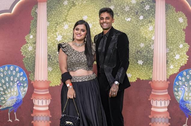 Anant-Radhika s post wedding ceremony Mumbai: Cricketer Suryakumar Yadav and wife Devisha pose for photos upon their arrival to attend Anant Ambani and Radhika Merchant s post wedding ‘Blessing Ceremony’, in Mumbai, Saturday, July 13, 2024. (PTI Photo Kunal Patil) (PTI07_13_2024_000213B) Mumbai Maharashtra India  Copyright: xKunalxPatilx (PTI07_13_2024_000213B)