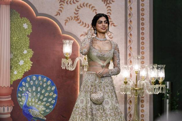 Anant-Radhika s post wedding ceremony Mumbai: Actor Khushi Kapoor poses for photos upon her arrival to attend Anant Ambani and Radhika Merchant s post wedding ‘Blessing Ceremony’, in Mumbai, Saturday, July 13, 2024. (PTI Photo Kunal Patil) (PTI07_13_2024_000273A) Mumbai Maharashtra India  Copyright: xKunalxPatilx (PTI07_13_2024_000273A)