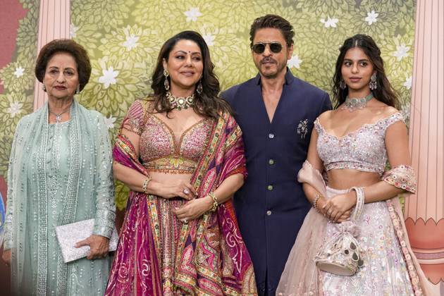 Anant-Radhika s post wedding ceremony Mumbai: Actor Shah Rukh Khan, wife Gauri Khan, daughter Suhana Khan and mother-in-law Savita Chhibber pose for photos upon their arrival to attend Anant Ambani and Radhika Merchant s post wedding ‘Blessing Ceremony’, in Mumbai, Saturday, July 13, 2024. (PTI Photo Kunal Patil) (PTI07_13_2024_000308B) Mumbai Maharashtra India  Copyright: xKunalxPatilx (PTI07_13_2024_000308B)