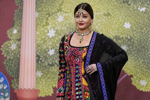 Anant-Radhika s post wedding ceremony Mumbai: Actor Aishwarya Rai Bachchan poses for photos upon her arrival to attend Anant Ambani and Radhika Merchant s post wedding ‘Blessing Ceremony’, in Mumbai, Saturday, July 13, 2024. (PTI Photo Kunal Patil) (PTI07_13_2024_000310B) Mumbai Maharashtra India  Copyright: xKunalxPatilx (PTI07_13_2024_000310B)