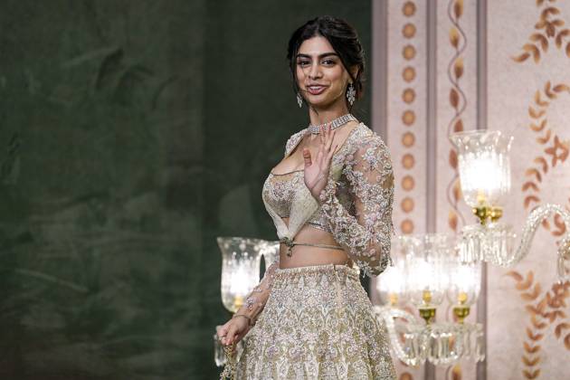 Anant-Radhika s post wedding ceremony Mumbai: Actor Khushi Kapoor poses for photos upon her arrival to attend Anant Ambani and Radhika Merchant s post wedding ‘Blessing Ceremony’, in Mumbai, Saturday, July 13, 2024. (PTI Photo Kunal Patil) (PTI07_13_2024_000271A) Mumbai Maharashtra India  Copyright: xKunalxPatilx (PTI07_13_2024_000271A)