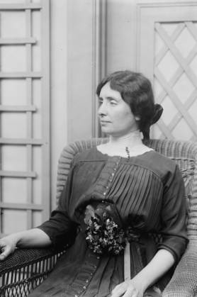 RECORD DATE NOT STATED Helen Keller, 1913. Shows Helen Keller (1880-1968) possibly at the International Flower Show, New York City, April 1913. Copyright:xHeritagexArt HeritagexImagesxBainxNewsxServicex IMAGO, ! ACHTUNG: AUFNAHMEDATUM GESCHÄTZT!  Copyright:HeritagexArt HeritagexImagesxBainxNewsxServicex IMAGO