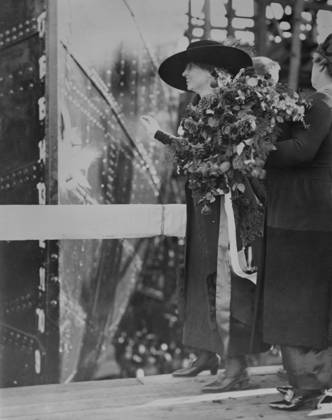 RECORD DATE NOT STATED Helen Kellar i.e. Keller , between c1915 and c1920. Copyright:xHeritagexArt HeritagexImagesxBainxNewsxServicex IMAGO, ! ACHTUNG: AUFNAHMEDATUM GESCHÄTZT!  Copyright:HeritagexArt HeritagexImagesxBainxNewsxServicex IMAGO