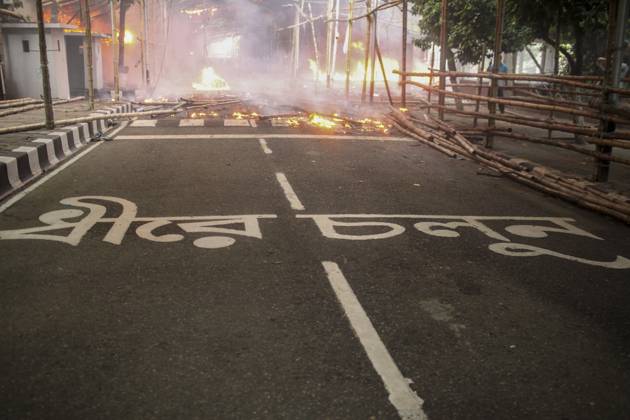 August 5, 2024, Dhaka, Dhaka, Bangladesh: The Bangabandhu Memorial Museum is set on fire by anti-government protestors in Dhaka on August 5, 2024. Protests in Bangladesh that began as student-led demonstrations against government hiring rules in July culminated on August 5, in the prime minister fleeing and the military announcing it would form an interim government. Dhaka Bangladesh - ZUMAj163 20240805_zip_j163_022 Copyright: xAbuxSufianxJewelx