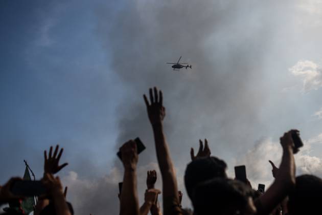 Protests In Bangladesh People are celebrating at the Parliament House after the fall of the country s Prime Minister Sheikh Hasina in Dhaka, Bangladesh, on August 6, 2024. Dhaka Bangladesh  Copyright: xSyedxMahamudurxRahmanx originalFilename: rahman-notitle240805_npScB.jpg