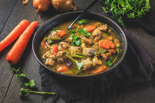 IMAGO Creative, Herbst, Food, Gulasch Homemade meat and vegetable stew or soup with mushrooms, Homemade meat and vegetable stew or soup with mushrooms, Homemade meat and vegetable stew or soup with mushrooms, 23.05.2024, Copyright: xBrebcax Panthermedia37306887.jpg