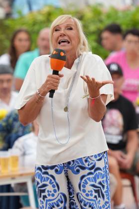 ZDF Fernsehgarten presenter Andrea Kiwi Kiewel in the entertainment show ZDF Fernsehgarten on 18 08 2024 in Mainz Mainz ZDF Fernsehgarten Rheinland Pfalz