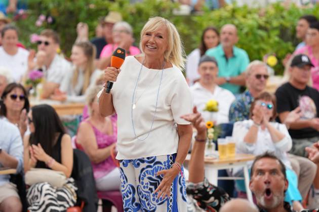ZDF Fernsehgarten presenter Andrea Kiwi Kiewel in the entertainment show ZDF Fernsehgarten on 18 08 2024 in Mainz Mainz ZDF Fernsehgarten Rheinland Pfalz