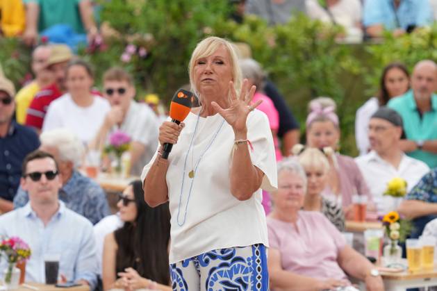 ZDF Fernsehgarten presenter Andrea Kiwi Kiewel in the entertainment show ZDF Fernsehgarten on 18 08 2024 in Mainz Mainz ZDF Fernsehgarten Rheinland Pfalz